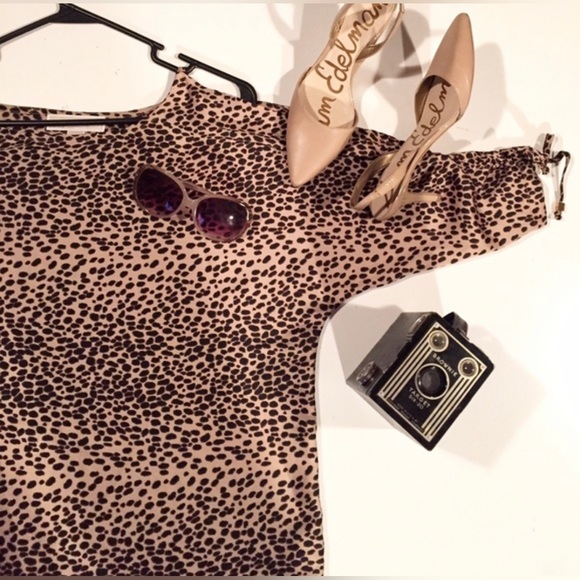 Michael Kors Open Shoulder Cheetah Blouse - Picture 7 of 8